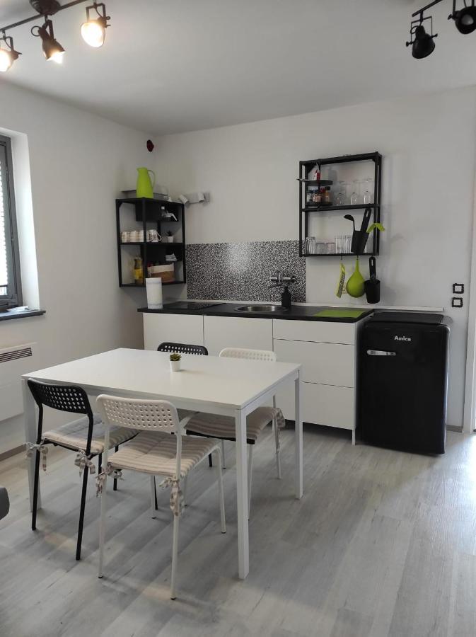 Apartamento Apartma Ziva Hiska 92 Catez ob Savi Exterior foto