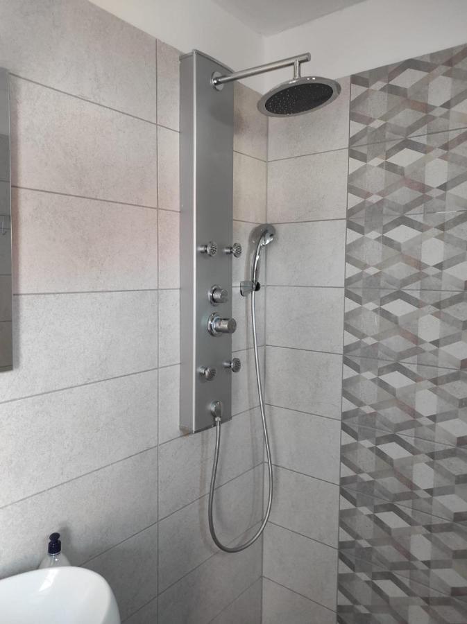 Apartamento Apartma Ziva Hiska 92 Catez ob Savi Exterior foto
